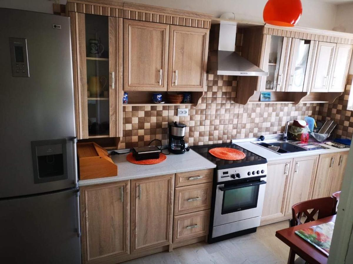 Comfortable Beachfront Apartment Loutráki Dış mekan fotoğraf