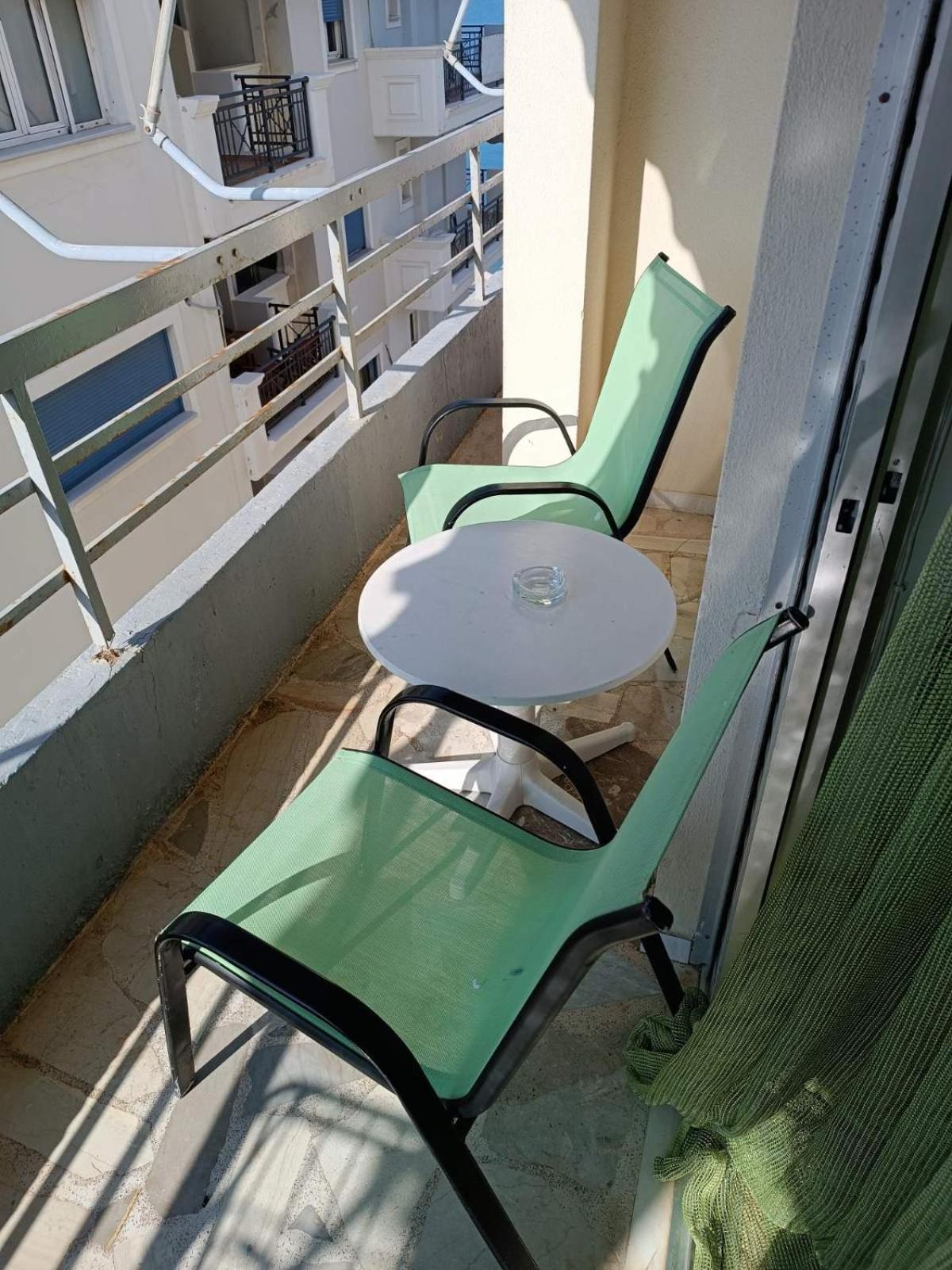 Comfortable Beachfront Apartment Loutráki Dış mekan fotoğraf