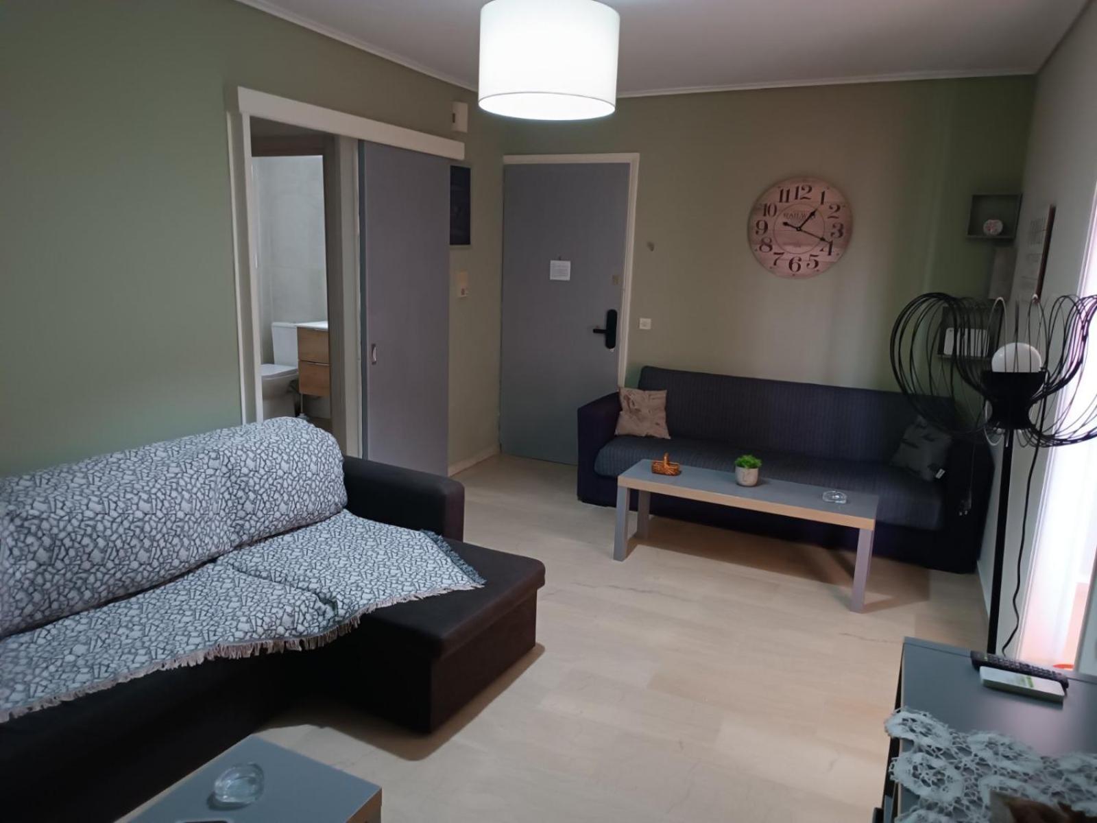 Comfortable Beachfront Apartment Loutráki Dış mekan fotoğraf