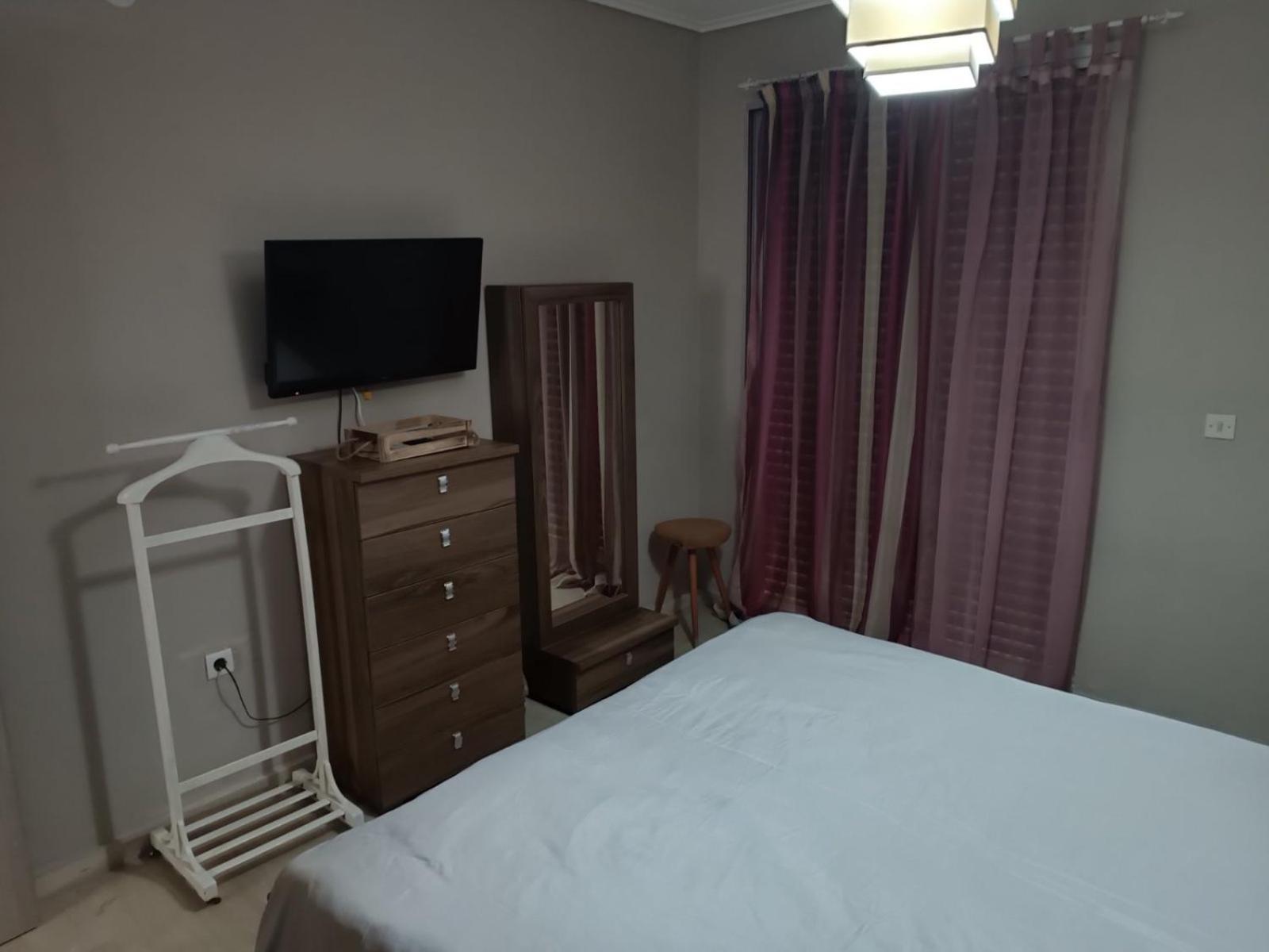 Comfortable Beachfront Apartment Loutráki Dış mekan fotoğraf